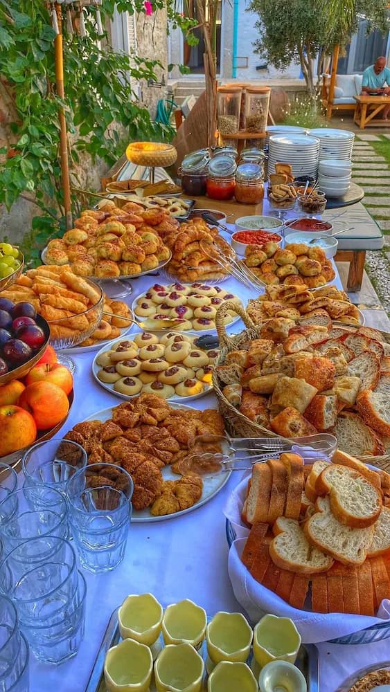 Breakfast buffet