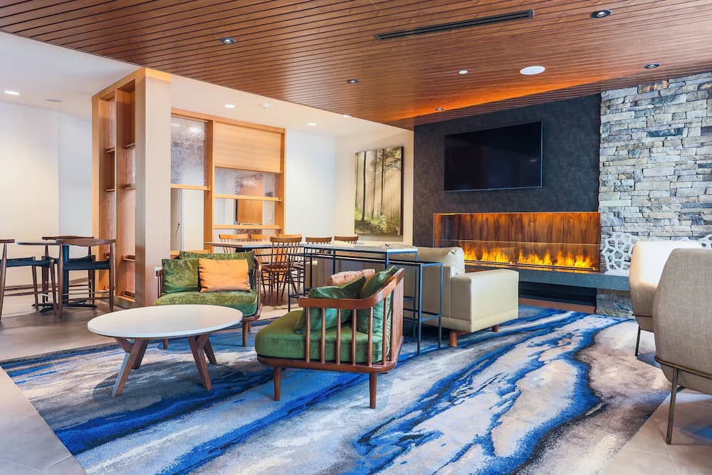 Lobby lounge