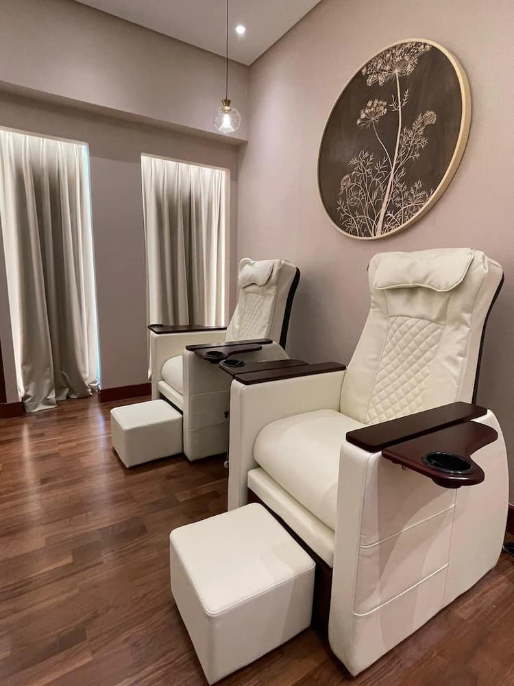 Hair salon