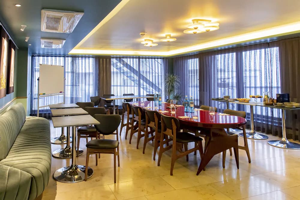 Meeting facility