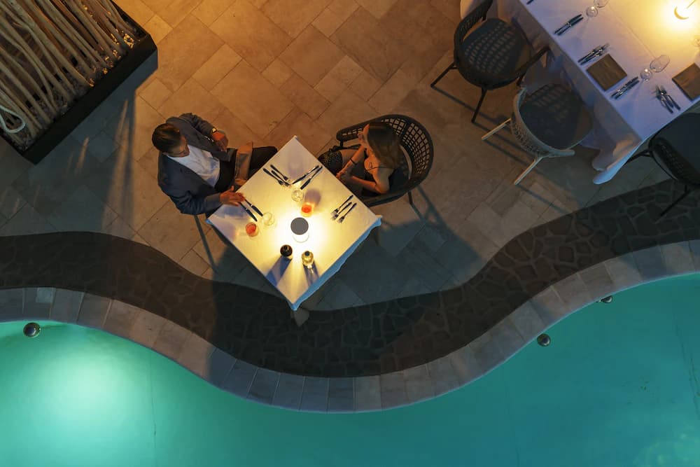 Poolside bar