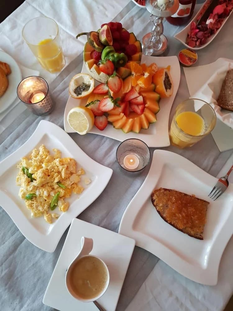 Breakfast meal
