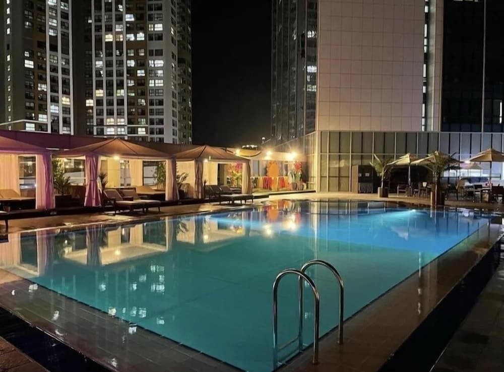 Rooftop pool
