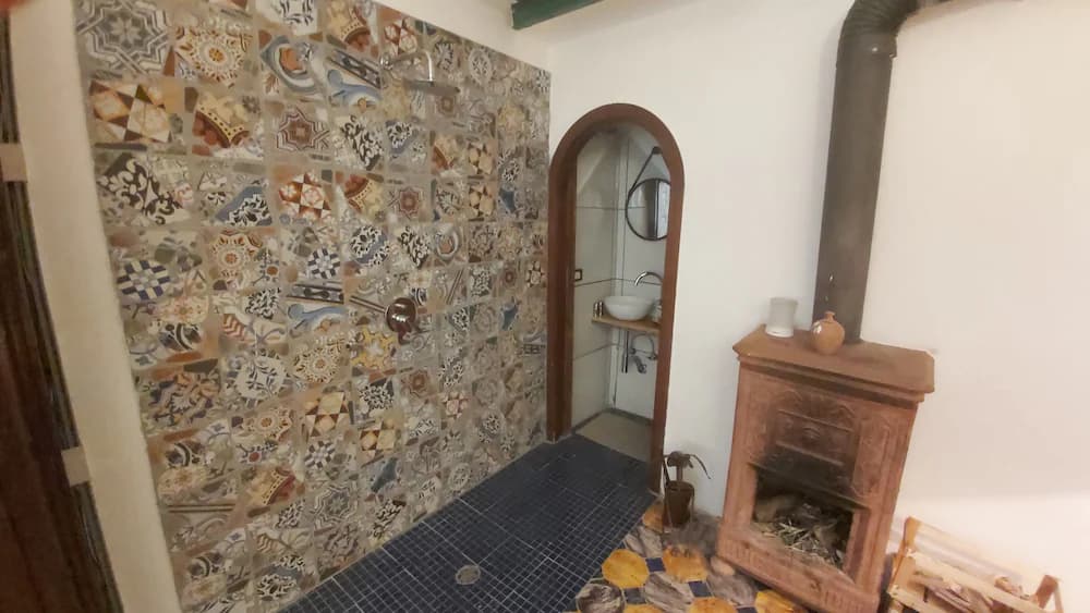 Bathroom shower