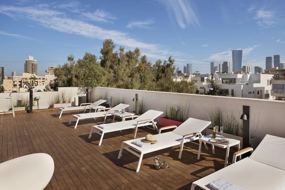 Sundeck
