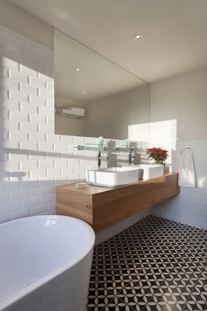 Bathroom sink