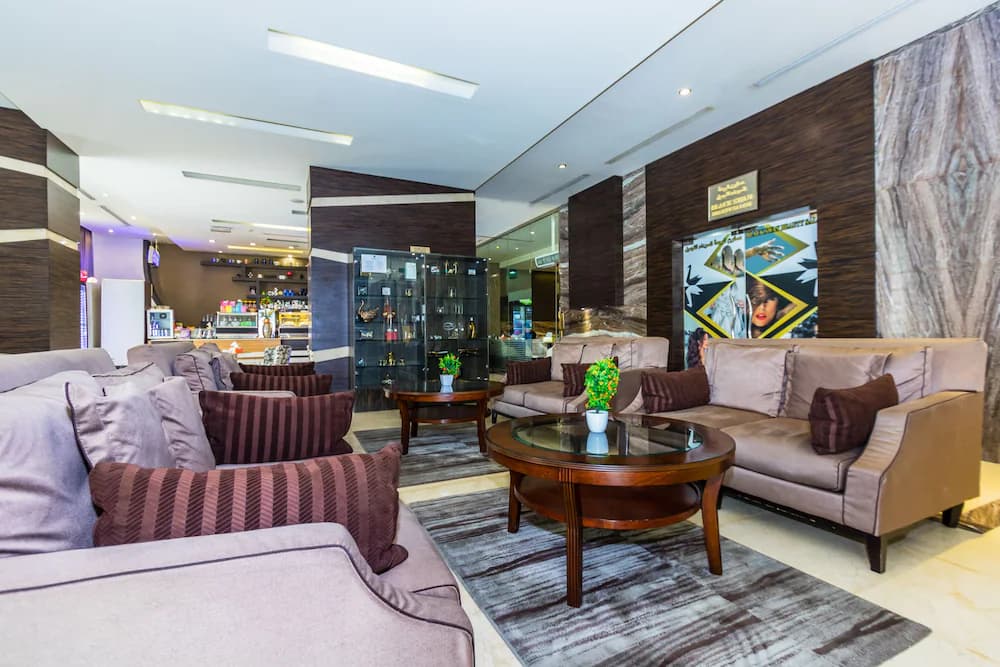 Lobby lounge