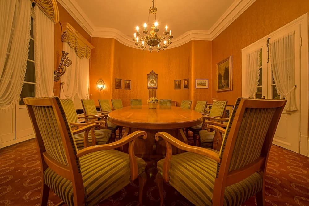Banquet hall