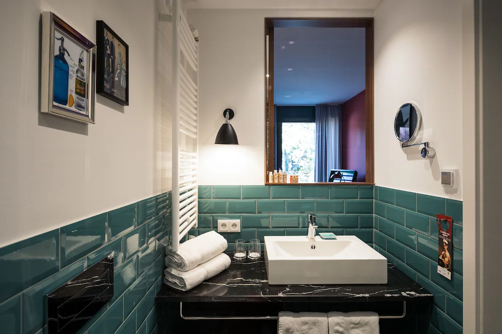 Bathroom amenities
