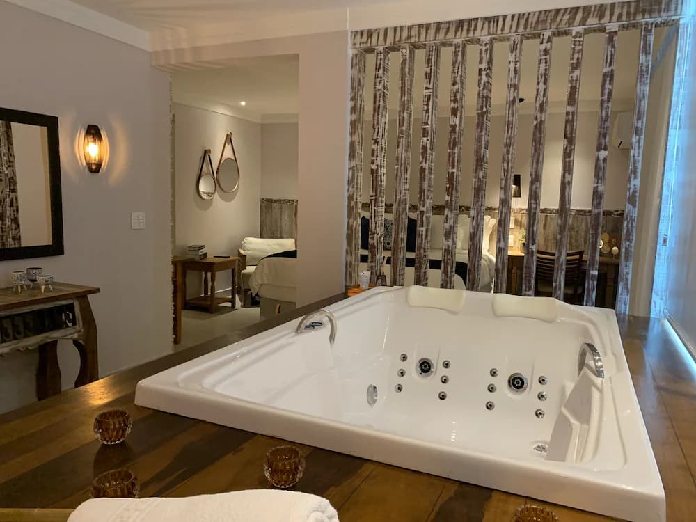 Private spa tub