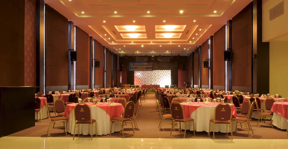 Banquet hall