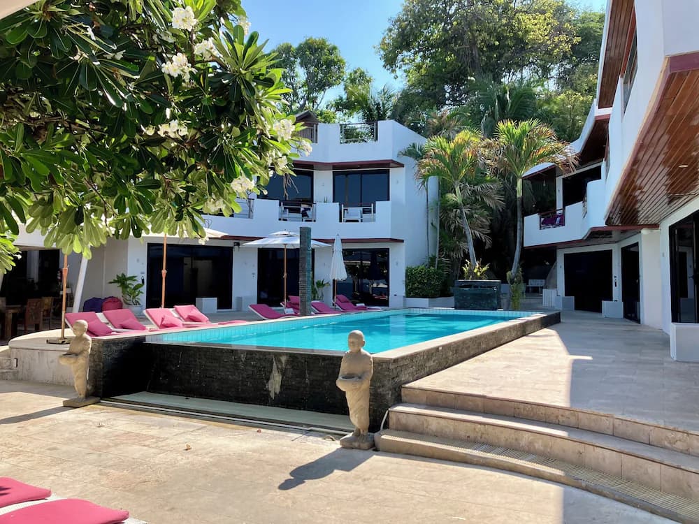 Infinity pool