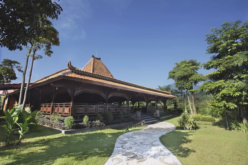 Outdoor banquet area
