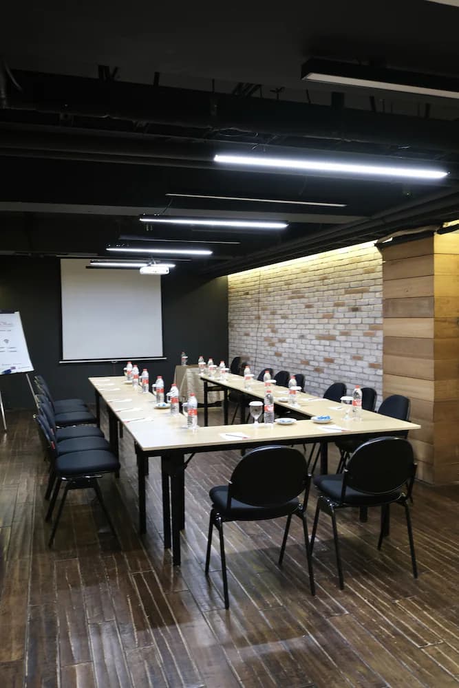 Meeting facility