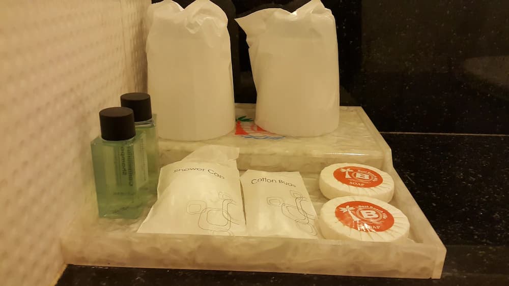 Bathroom amenities