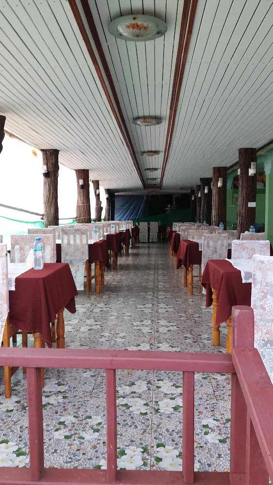 Food court
