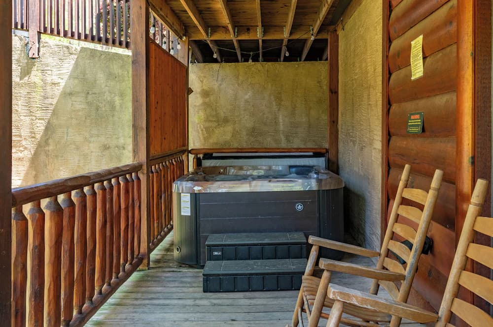 Private spa tub
