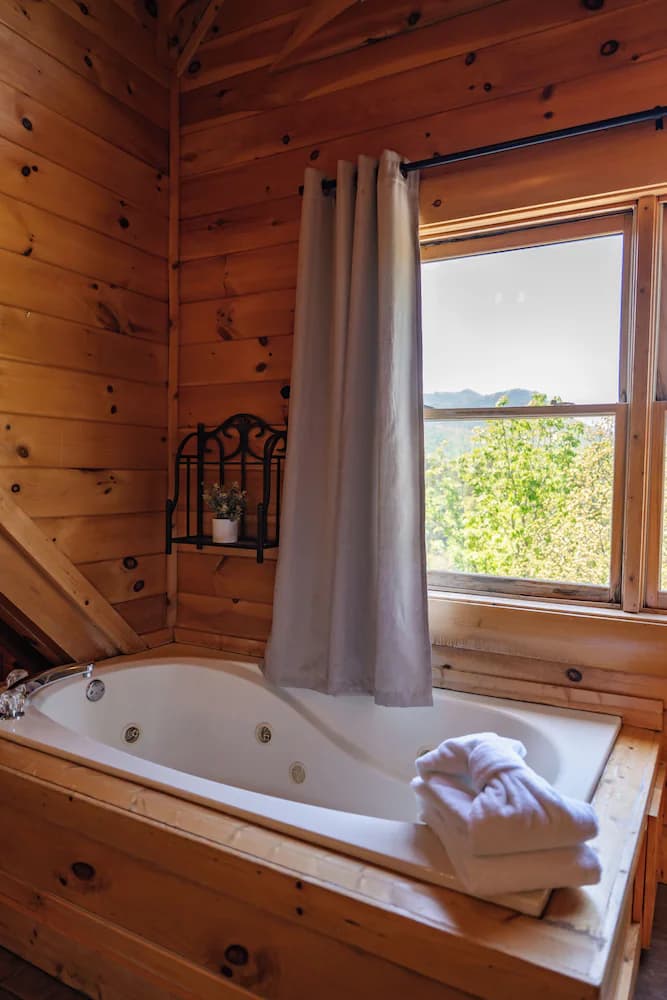 Jetted tub