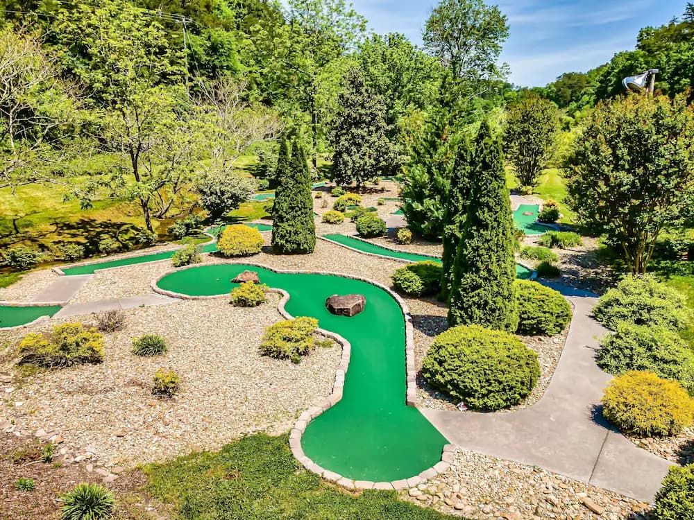 Mini-golf