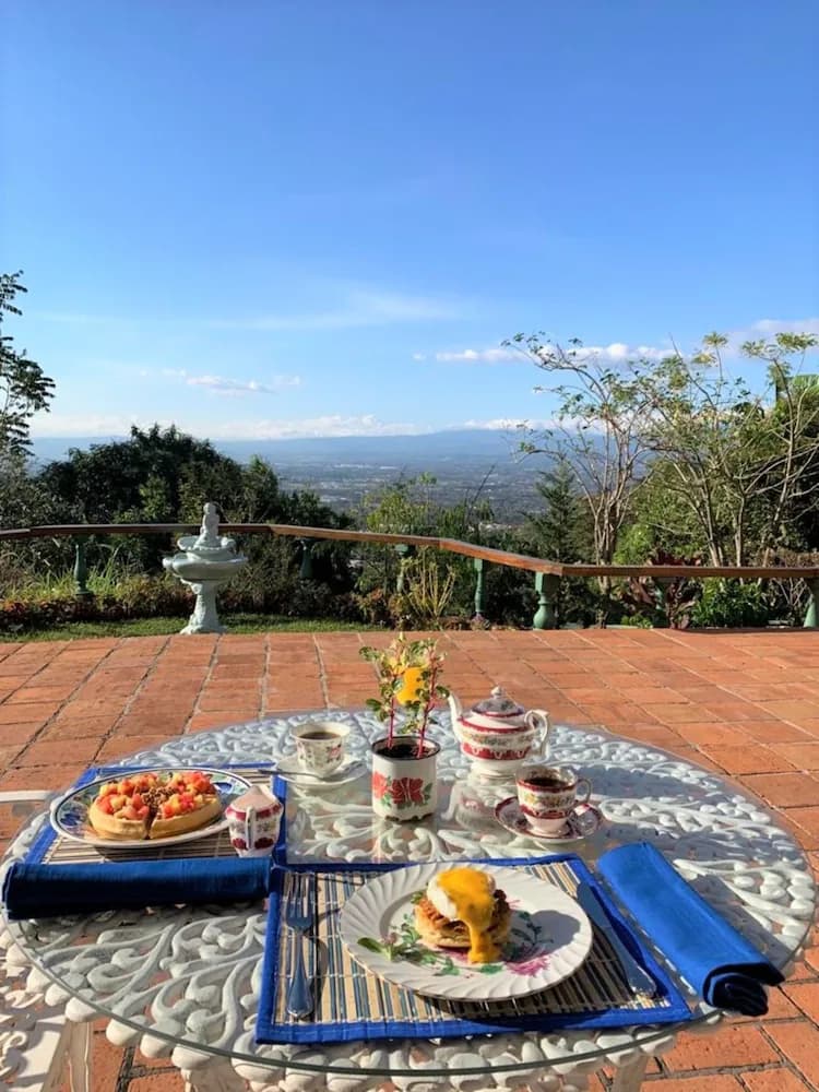 Breakfast area