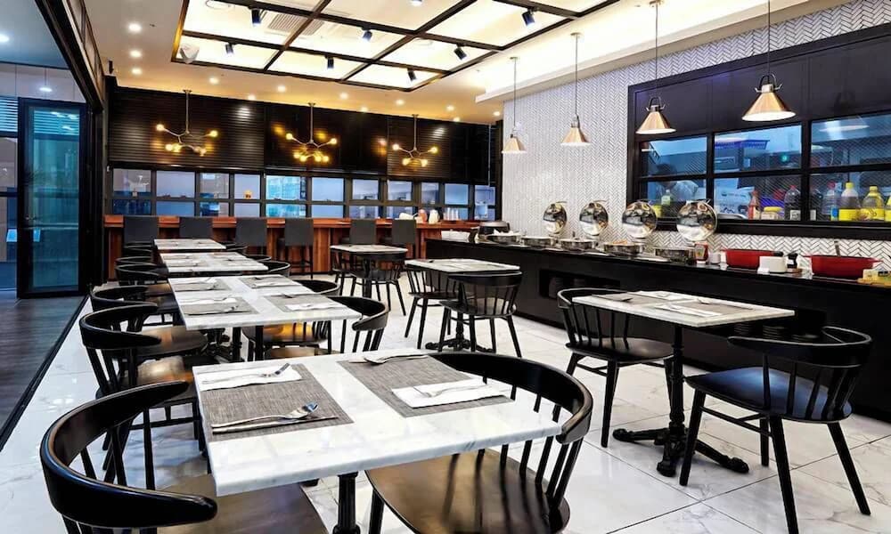 Breakfast area