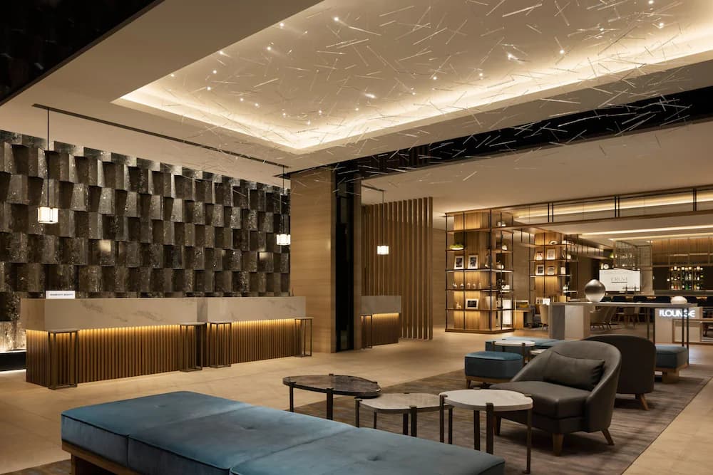 Lobby lounge