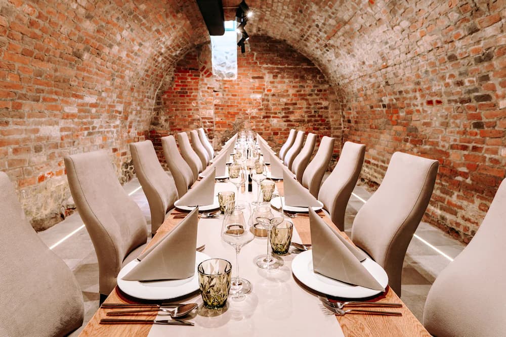 Banquet hall