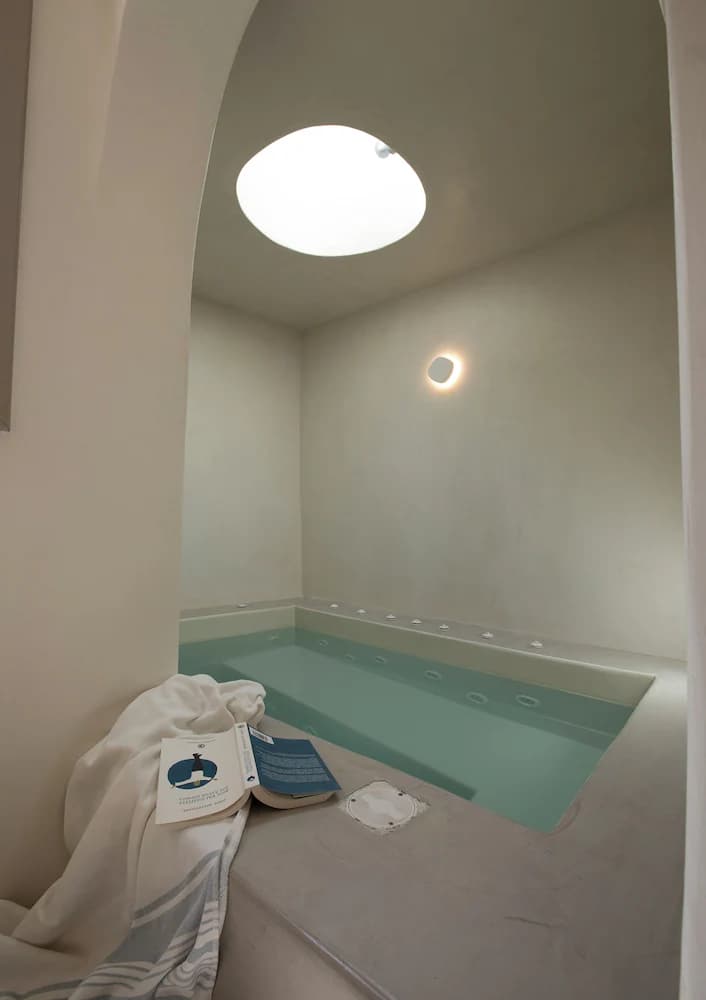 Jetted tub