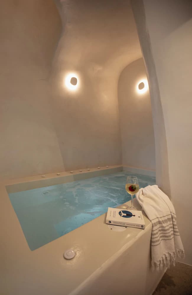 Jetted tub