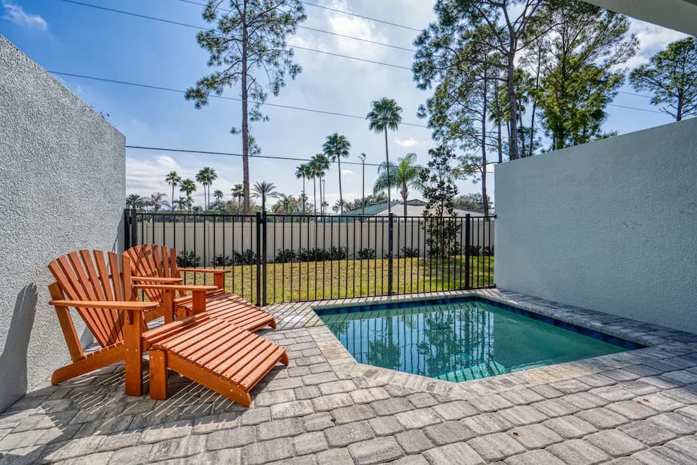 Private pool