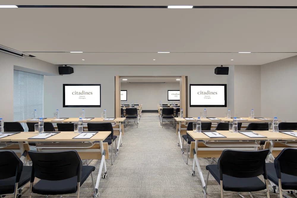 Meeting facility