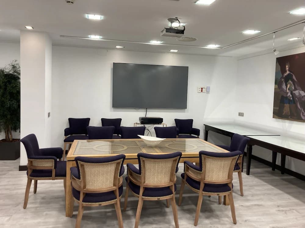 Meeting facility