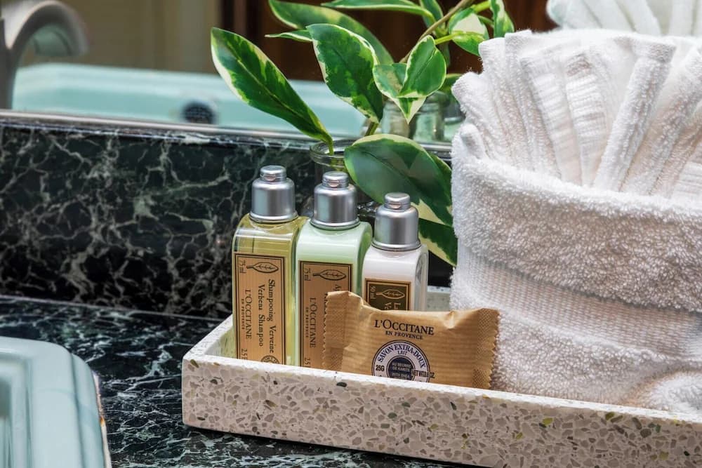 Bathroom amenities