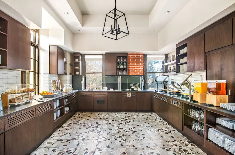 Breakfast area