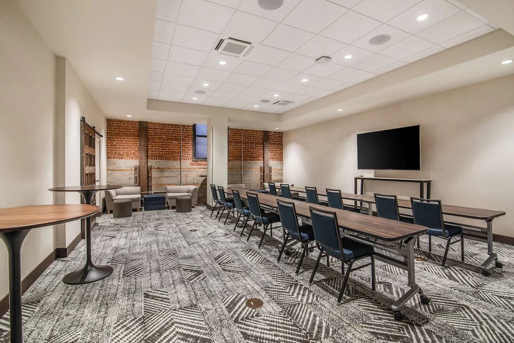Meeting facility