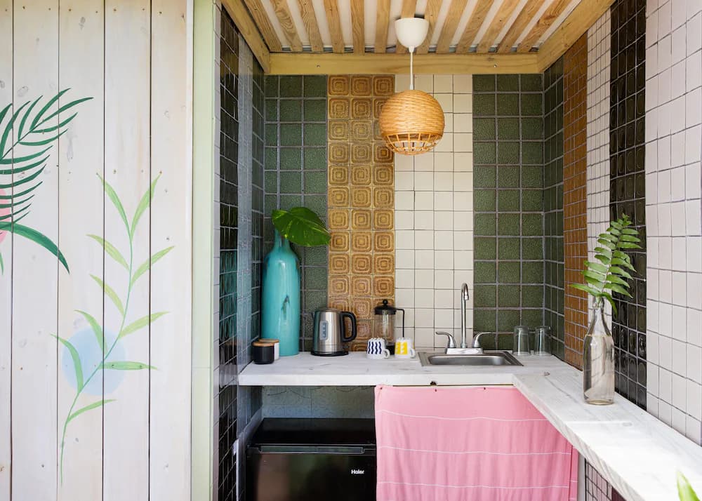 Private kitchenette