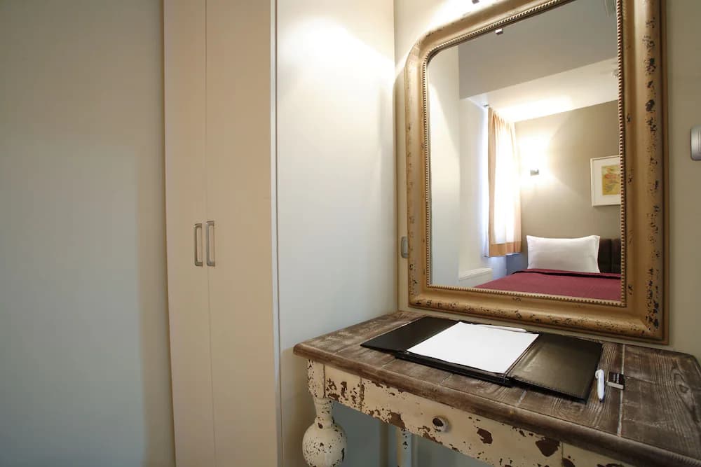 Room amenity