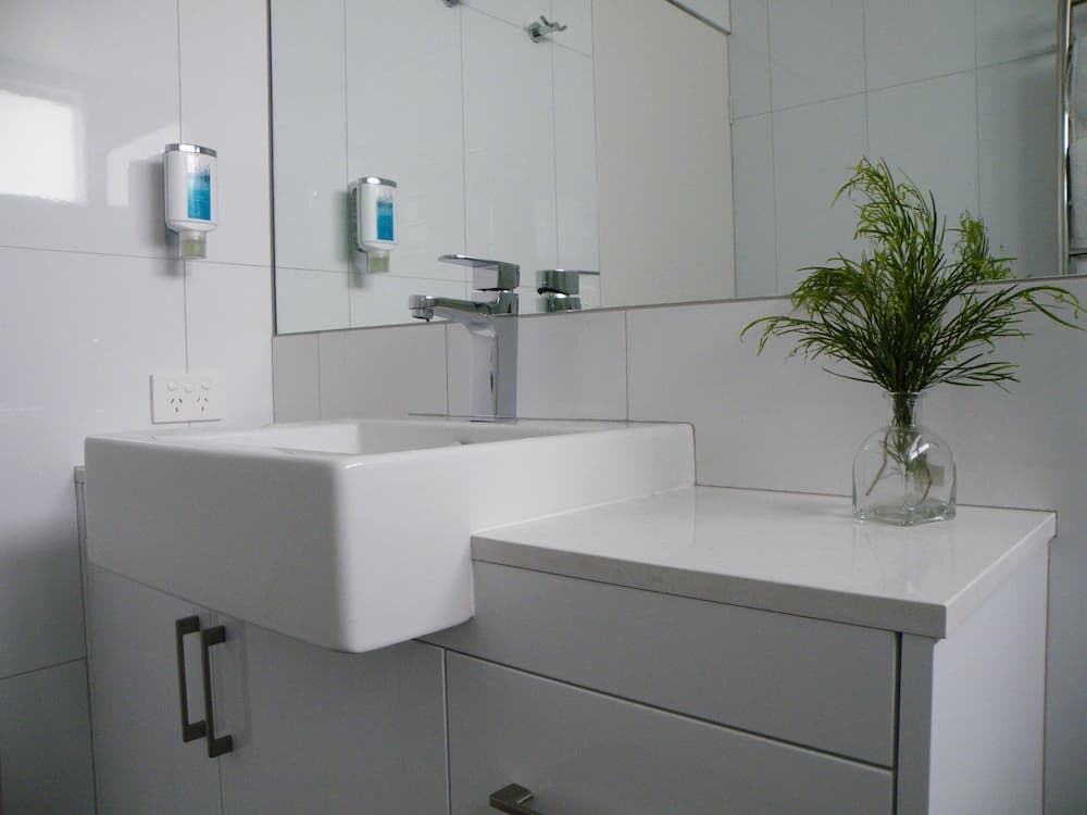 Bathroom sink