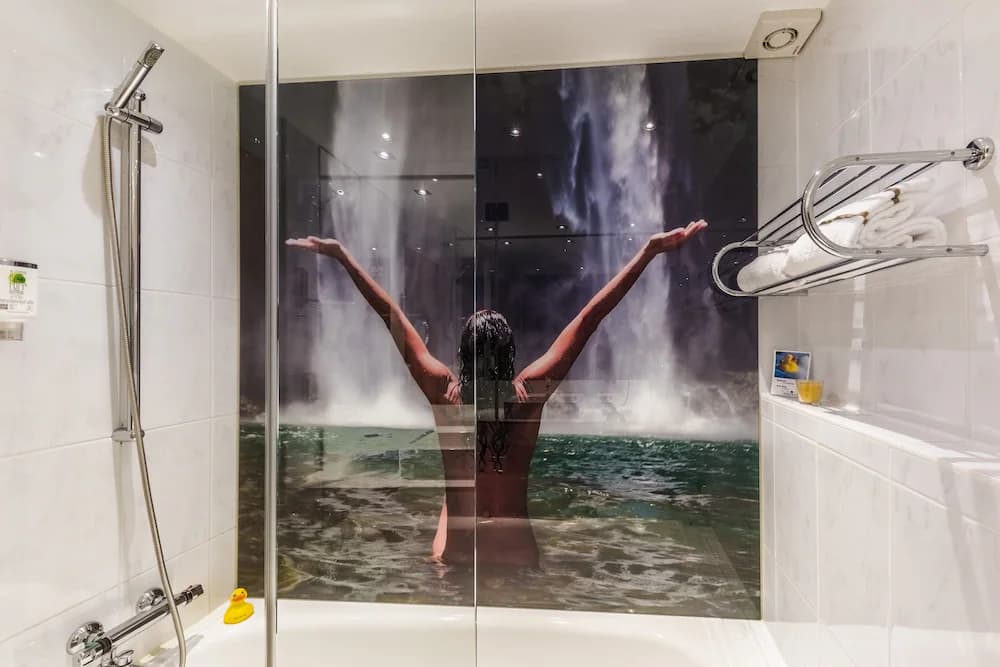 Bathroom shower