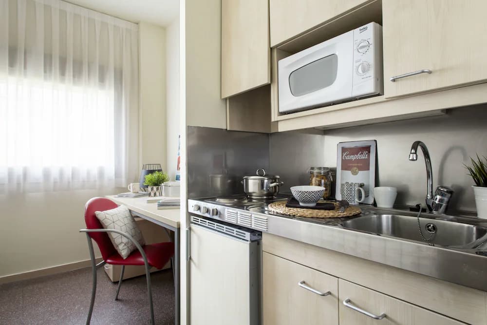 Private kitchenette