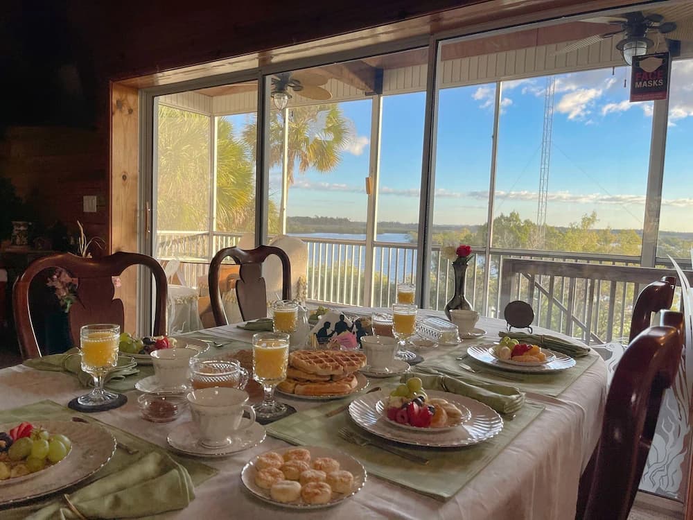 Breakfast area