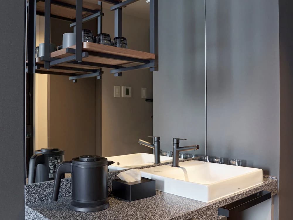 Bathroom amenities