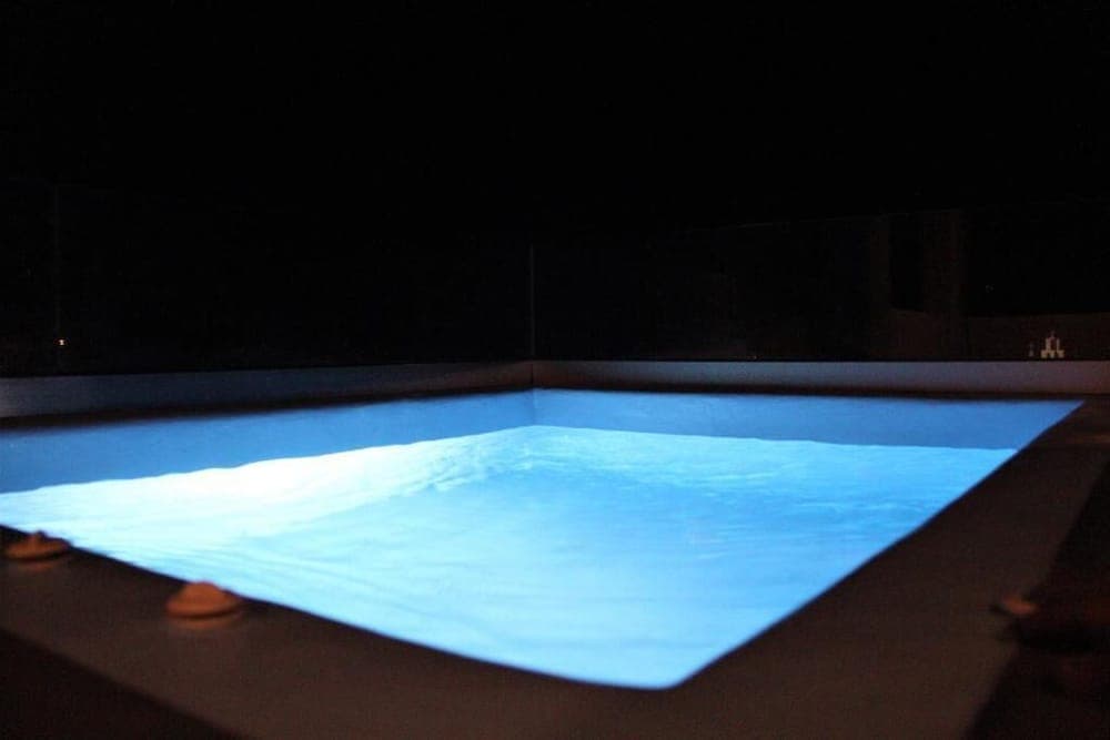 Private spa tub