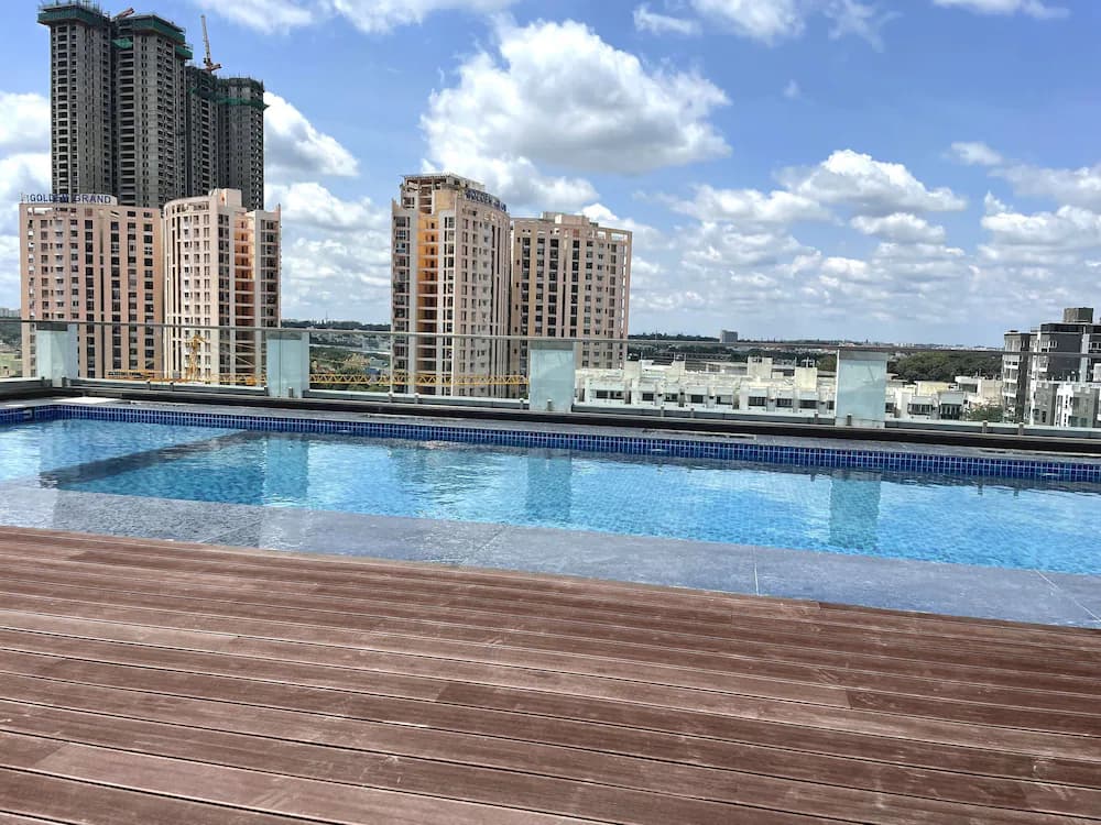 Rooftop pool