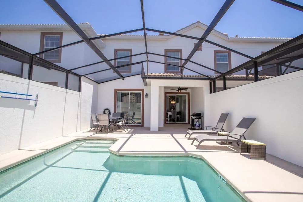Private pool