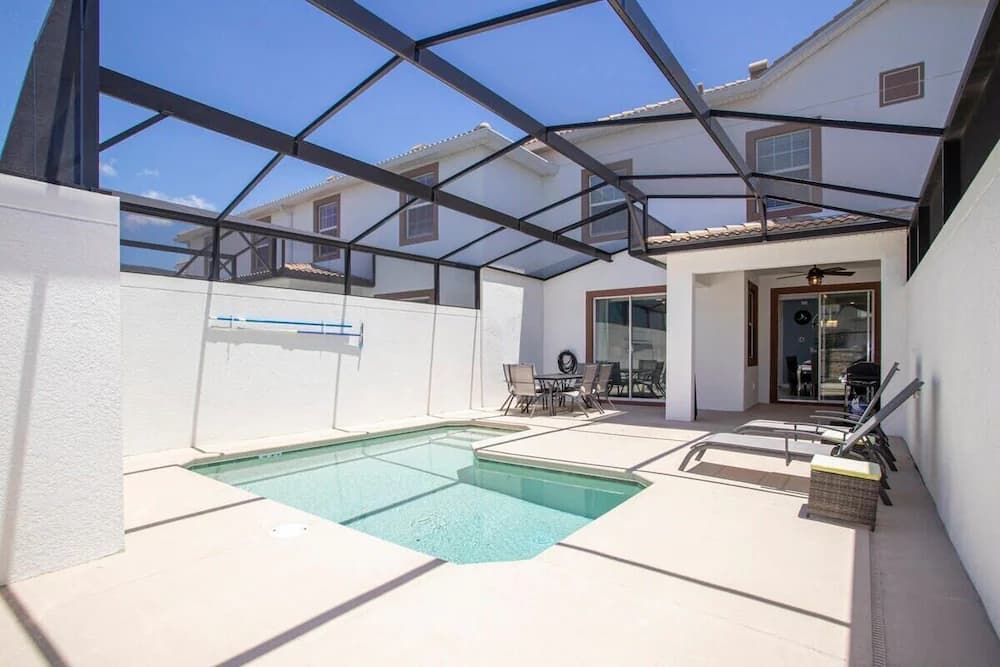 Private pool