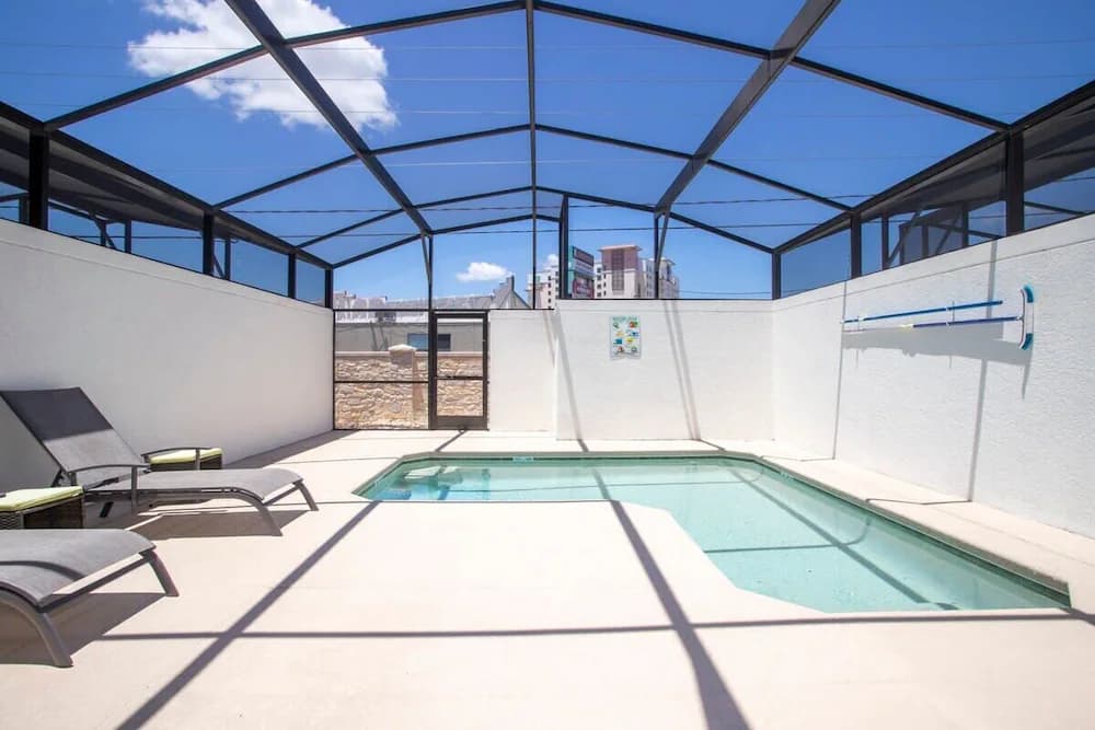 Private pool