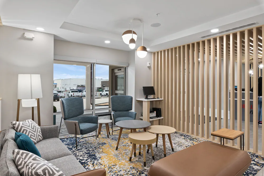 Lobby lounge