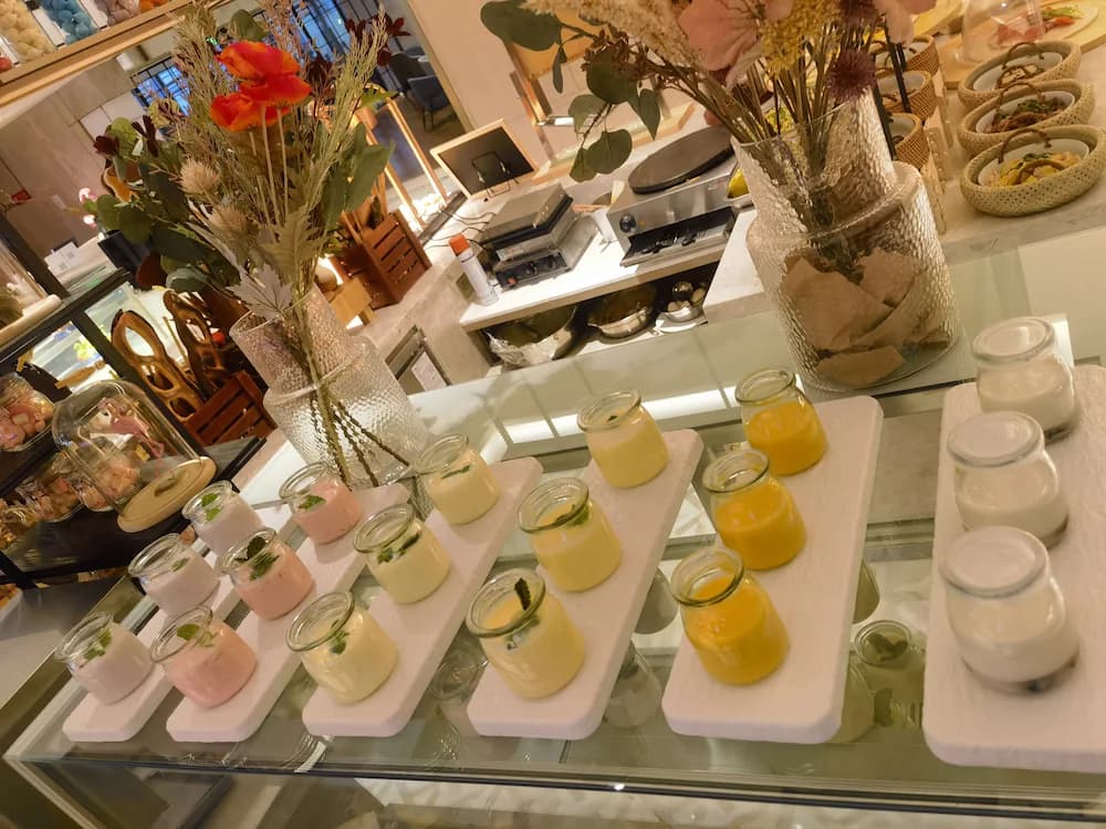 Breakfast buffet