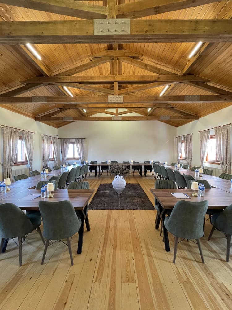 Meeting facility